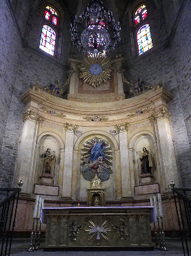 Foto de Patrimonio autoriza la restauración del retablo mayor de la colegiata de Santa María de Villafranca del Bierzo