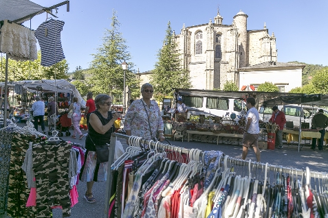 Foto de El Ayuntamiento de Villafranca del Bierzo suspende la Feria de Santiago “para evitar aglomeraciones y posibles rebrotes”