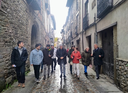 Foto de Arranca la restauración de la calle del Agua de Villafranca del Bierzo tras una inversión superior al millón de euros