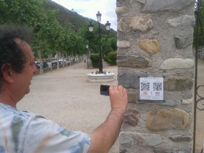 Foto de Colocados códigos QR para acceder a los datos de los monumentos
