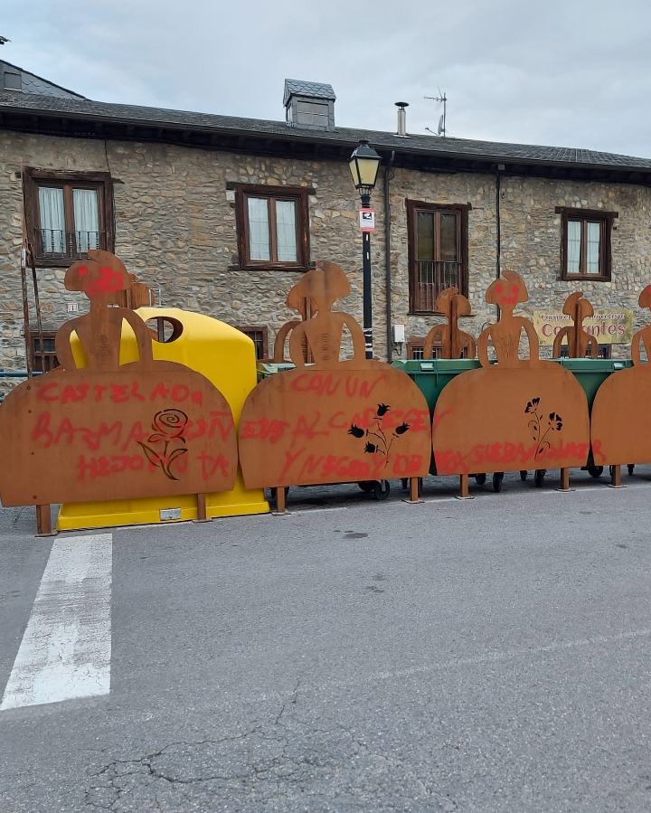 Foto de Actos vandálicos en Villafranca del Bierzo